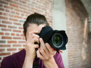 kameran keskikokoinen sadesuoja