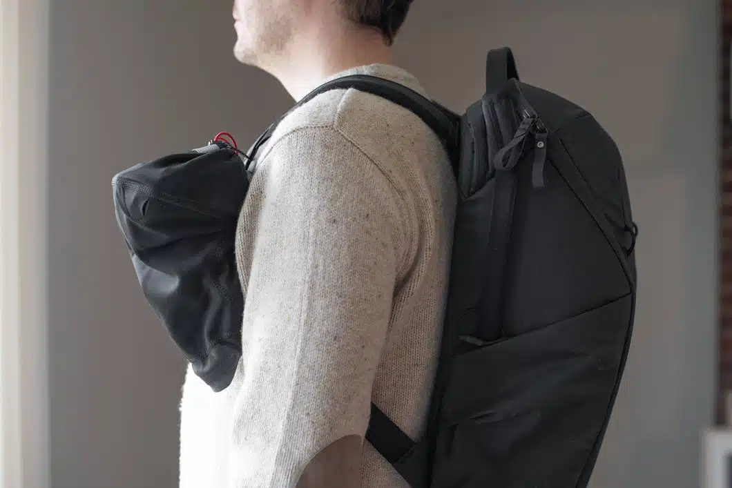 kameran keskikokoinen sadesuoja