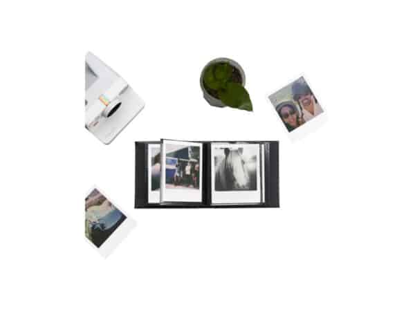 Albumi Polaroid kuville musta